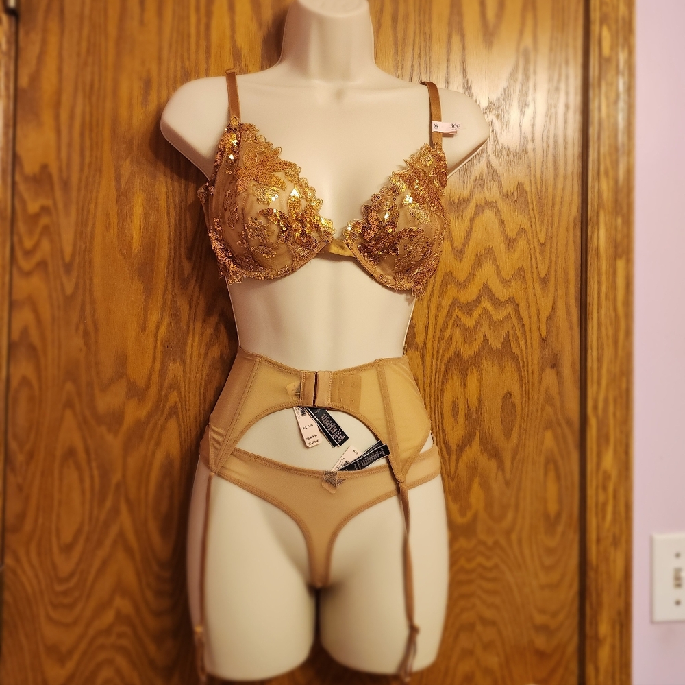 Victoria Secret Lace Embroidered Runaway  Bra & Garter Set - Gold - Picture 2 of 2